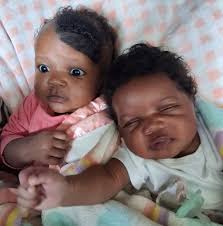 MY WIFE 💍 CREATED ME A HOME 🏠 BARBERSHOP 💈 & THEN MADE ME TAKE PHOTOs  LIKE THIS 🤣🤣🤣 I AIN'T 🙅🏾 GONE LIE 🤥 I LIKE IT THO 🤩😀🤩