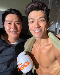 鏡頭前既蔣繼昇咁有型， 多得呢兩位好兄弟，幫我開始前一直操肌，cut機仲為我送上毛巾和水。 應謝你們🙆🏻‍♂️ #陳偉洪#霍健邦#