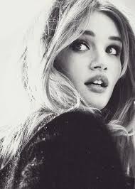 Ella Sage (EllaSage1)