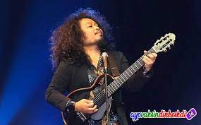 Chord Gitar di Ujung Malam Payung Teduh Kunci Dasar & Lirik