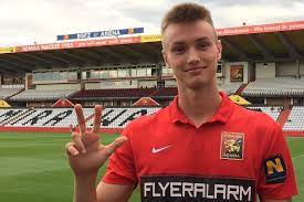 Kalajdzic took two shots (two on goal) and created a chance during saturday's analysis kalajdzic was held off the scoresheet, but wasn't alone as stuttgart were shutout by bayern on saturday. Serbian Football On Twitter According To Reports From Austria Fss Is Interested In 21 Year Old Admira Wacker Striker Sasa Kalajdzic Kalajdzic Has 4 Goals And 2 Assists In His Last 5