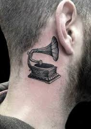 Hinterm ohr tattoo kleine motive blumen frau #tattoo. Hier Gibt S Was Hinter Die Ohren Tattoo Spirit