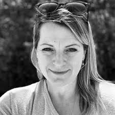 Kim Brindley's Instagram, Twitter & Facebook