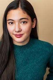 Julia Morrell's Instagram, Twitter & Facebook