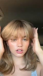 Vanessa Collazos's Instagram, Twitter & Facebook