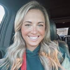 Amber Crowder's Instagram, Twitter & Facebook