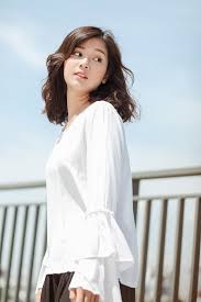 Cầm chiếc cup trên tay, hoàng yến xúc động: Diá»…n Vien Hoang Yáº¿n Chibi Thá»­ Lam Phong Vien Ä'iá»u Tra