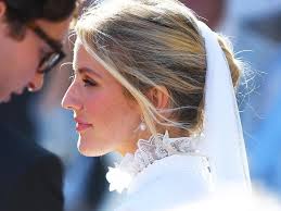 Ellie goulding and caspar jopling are officially mr and mrs after the pair tied the knot in a lavish ellie and caspar had held a rehearsal for the big day on friday, ahead of saturday's wedding in front. How To Have Ellie Goulding Wedding Day Hairstyle