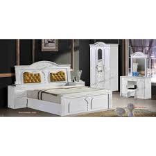 We pride ourselves on our exclusive antique french bedroom sets which follow the louis xv and rococo style dating back to the 18th and 19th century, incorporating la rochelle, bordeaux, paris, rococo, montpellier and baroque style carvings. Antique Style Bedroom Furniture Set With Prices 005 Global Sources