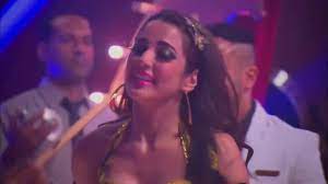 شوفوا رومانه وهيا مولعه الكبارية رقص مع ابن النوح فى غياب افندينا - YouTube