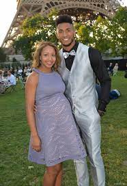 As an amateur he represented france at the 2015 world championships and 2016 olympics. Info Estelle Mossely Et Tony Yoka Heureux Parents D Un Petit Ali Exclusif Tony Yoka Et Sa Comapgne Estelle Mossely Enceinte Habillee Par Christophe Guil Purepeople