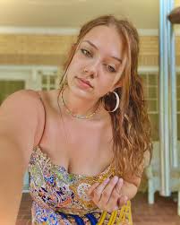 Daisy Teague (@daisy_teague) • Instagram photos and videos