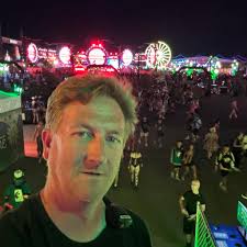 Is the walkway from the Venetian closed?