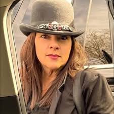 Looking for someone to screen in an existing deck