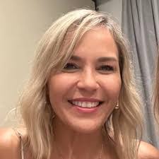 Carmen Amaral's Instagram, Twitter & Facebook