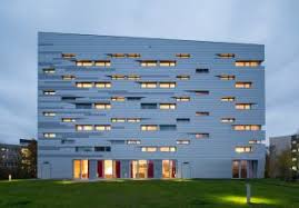 Das kölner ronald mcdonald haus mit oase wurde 2009 eröffnet und bereits 1 jahr später nahm nazan eckes ihr engagement als schirmherrin an. Ronald Mcdonald Elternhaus Sankt Augustin Architekturobjekte Heinze De