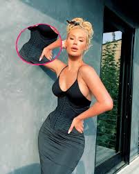 Concerts, sports, theater, festivals, family Umwerfend Iggy Azalea Zeigt Nach Geburt Ihre Wespentaille Promiflash De