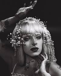 gabi (@briefcasemakeup) • Instagram photos and videos