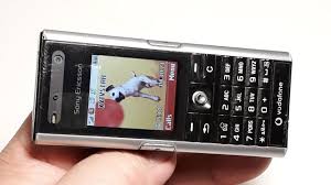 Sony Ericsson V600i - 3G телефон 2005 ...