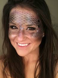 Cute Idea For Halloween Mermaid Makeup Halloween Makeup Halloweenie Halloween Make Up