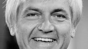 Which hit show did actor Ted Knight (Ted Baxter) move