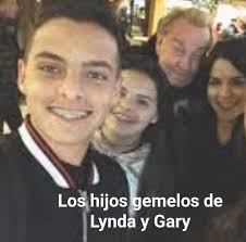 EXTRAÑO MUY EXTRAÑO, QUE SIENDO EN ABRIL PASADO QUE ALLANARON LA  EXHUBERANTE MANSIÓN DE GARY AUSTIN EN MIAMI, HASTA AHORA SE DESTAPÓ EL  TAMAL NO SOLO AQUÍ SINO EN ESTADOS UNIDOS. HA