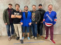A reunion of several of the cast members of Mallrats after 28 years : r/pics