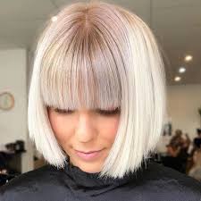 Bei kurzen ponys ist es auch möglich, das haar komplett gerade nach unten auszurichten. Short Bob Hairstyles With Bangs Frisuren Kurz Mit Pony Kurze Bob Frisuren Mit Pony Frisuren Mit Pony