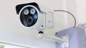 Vi­deo­über­wa­chung für pri­va­te bereits das montieren von überwachungskameras bringt einen zusätzlichen sicherheitsaspekt für ihr zuhause. Rechtsschutz Tipp 13 Videouberwachung Von Angehorigen Helvetia Ch