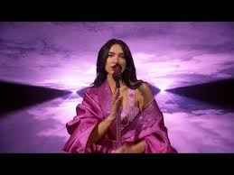 Levitating is a song by english singer dua lipa from her second studio album, future nostalgia (2020). Dua Lipa Levitating Ft Dababy Don T Start Now Live At The Grammys 2021 Laplaylist Es
