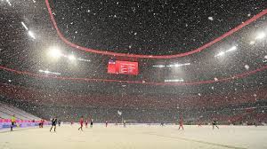 Keylor navas ' initial stop looped into the path of eric. Bayern Munich Vs Psg Champions League Snowfall In Munich Ahead Of Bayern Munich Vs Psg Marca