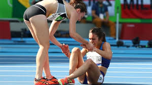 See more of olimpiadas 2016 on facebook. Olimpiadas Rio 2016 Las Atletas Que Tropezaron Se Ayudaron Quedaron Ultimas Y Los Jueces Clasificaron A La Final Por Su Espiritu Olimpico Bbc News Mundo