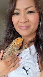 The Snake Room" has now been renamed "The Reptile Room" with the addition  of my first beardie, Julia. She is such a character! I'm obsessed 😍