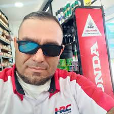 Estas son las razones por las que debés estudiar en la mejor Universidad  del país: la Universidad de El Salvador. 😎 ¡No te perdás la convocatoria  para el #IngresoUES2023 el próximo lunes