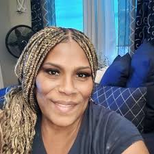 Carla Hatch (@hatch_carla)