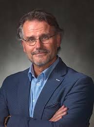 Augmented Health(care)(TM): "the end of the beginning": Engelen, Lucien,  Jacobs, Frederieke, Hulsebos, Mirjam: 9789082874013: Amazon.com: Books