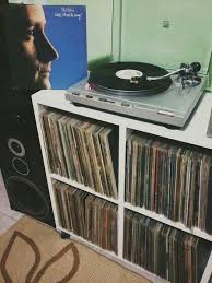 Phil Collins Hello I Must Be Going 1982 O Segundo Solo Do Phil Disco Que Traz Duas Das Musicas Que Mais Me Cativam I Cannot Believe It S Tr Musica Traz