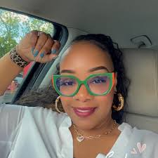 Y'all ain't gone believe what Chaka Khan said to Mary J Blige.