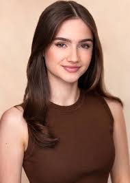 Ellie Goodenough's Instagram, Twitter & Facebook