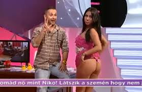 Megyeri csilla 2018 őszén azzal került az újságok címlapjára, hogy párját szexmegvonással kívánta rávenni arra, hogy lefogyjon. Csilla Megyeri Was Able To Graduate After 11 Years Thanking The Government