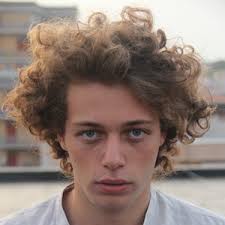 Ludovico tersigni è un giovanissimo attore romano protagonista delle serie tv di produzione netflix di maggiore successo come summertime e skam italia. Italian Skam On Twitter Ludovico Tersigni 96 Dovrebbe Interpretare Giovanni Jonas Ludovico Tersigni 96 Is Supposed To Be Playing Giovanni Jonas Skam Https T Co Kjw3tpyc2y