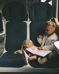Avion Train Voiture Nos Astuces Pour Voyager Sereinement Meme Avec Les Enfants Enfant Des Gamins Bebes Adorables