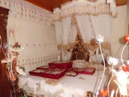 Mirip dengan konsep kamar di keluarga kerajaan. 40 Dekorasi Kamar Pengantin Terbaru 2020 Paling Romantis Rumahpedia