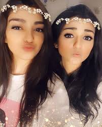 Sara khan sister noor zafar khan and shahveer jafry are going to be married?| 1 минута 32 секунды. Actress Sarah Khan Celebrated Birthday With Her Sisters Noor Khan And Ayesha Khan Reviewit Pk