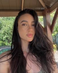 Deanna Wolf's Instagram, Twitter & Facebook