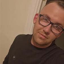 Can any of you amazing people please help me out! My Son is 30 next week  and we are wanting to do him a nice photo of him and his late Nan!