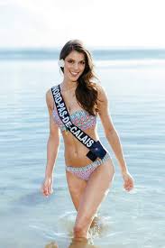 Titulaire d'un master de management, la favorite du concours était en surpoids pendant son cette année, comme les années précédentes, les téléspectateurs assisteront à deux passages en maillots de bain. Miss Alsace Laura Muller Lors De La Seance Photo En Maillot De Bain Miss France 2016 Les 31 Miss En Maillot D Miss France 2016 Miss France Maillot De Bain