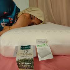 Jual bantal sofa yang bagus untuk duduk sms/wa : Bantal Getha 100 Natural Latex Menjadikan Tidur Lebih Berkualiti Enchanted Life Begins