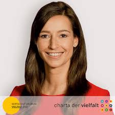 Submitted 1 hour ago by breaddrinksittenstrolch. Wirtschaftsforum Vielfalt 2021 Freunde Der Zeit