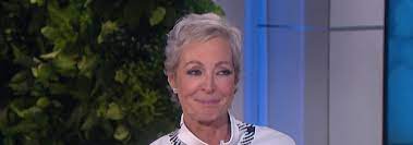 Instyle's 2021 golden globes elevator goes digital! Allison Janney On Going Gray And Not Coloring Her Hair